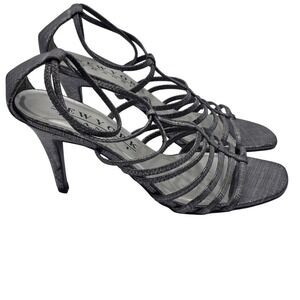 New York Transit Shoes Women's Size 10 Silver Strappy Sandals Famously Done 2